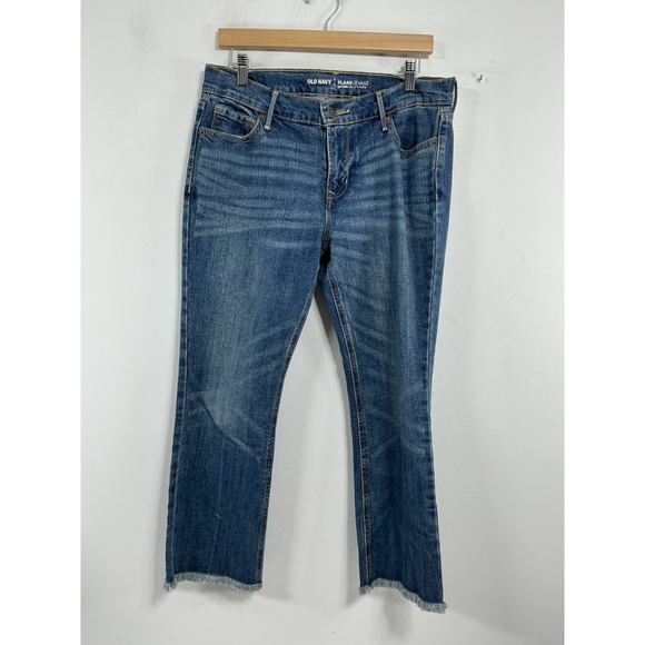 Old Navy Denim - Womans Excellent Condition Old Navy Flare Cropped Blue Jeans 8P 0118/P-3